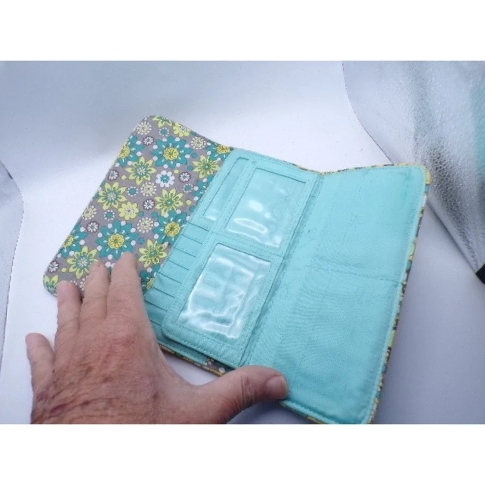 Vera Bradley Wallet Paisley Floral Yellow Blue Gray Zip Around Clutch Organizer - Picture 3 of 3